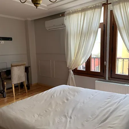 Balat Tarih Dokulu Pink 2 Apartment *